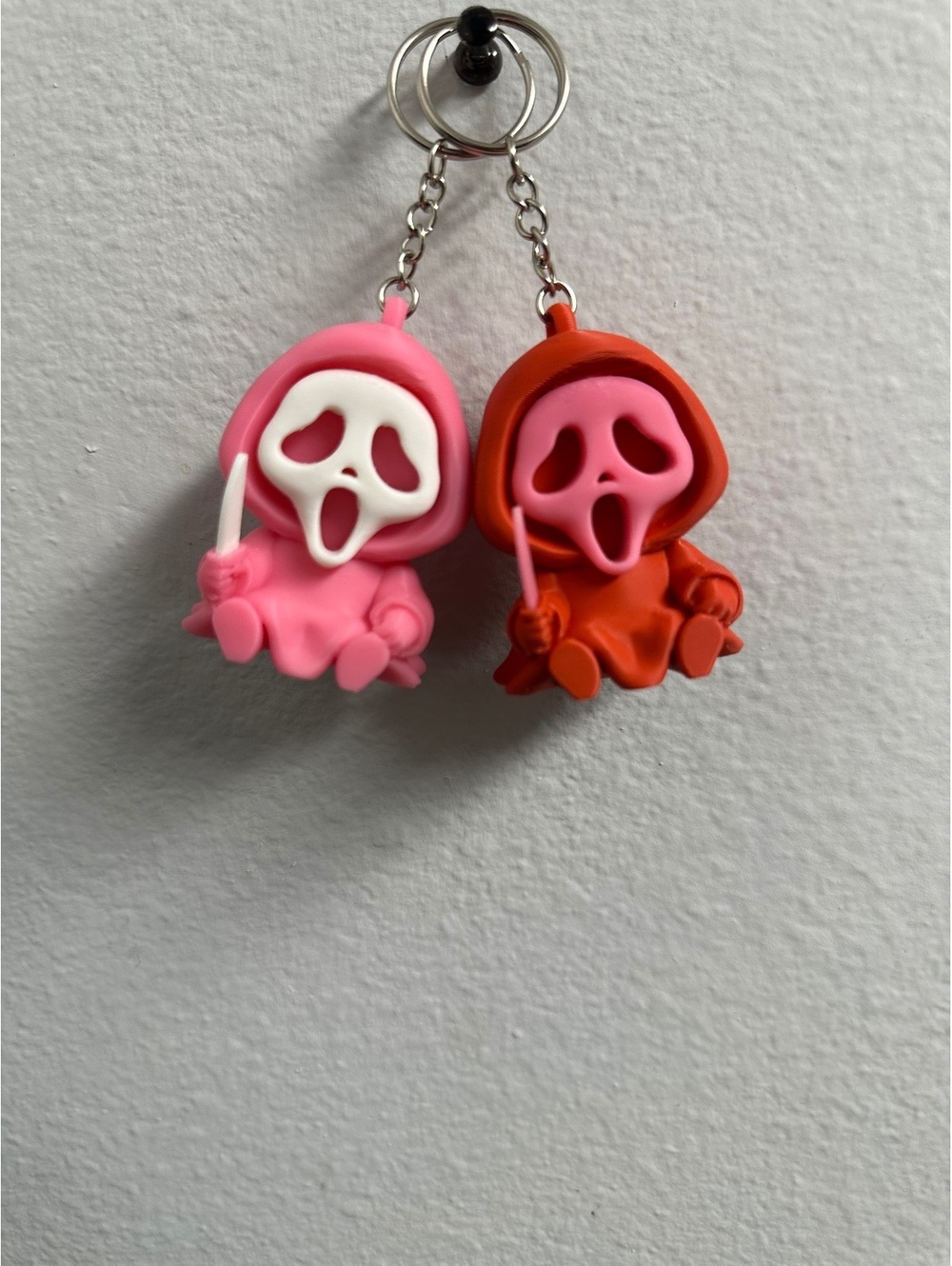 Ghost Face Keychains 2 Pack - Picture 3 of 6